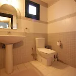 Secluded 3br Modern W Private Pool And Views *