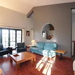 Secluded 3br Modern W Private Pool And Views
